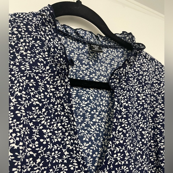 Blue and white floral blouse 2XL - Picture 2 of 8